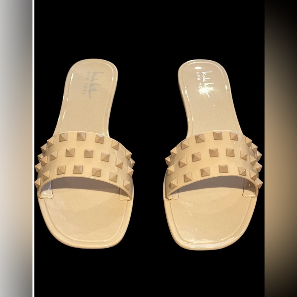 🆕 Nicole Miller Quamtie Studded Slide Sandals Women 10